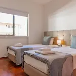 Апартаменты Novo! Junto A Com Piscina Лагуш