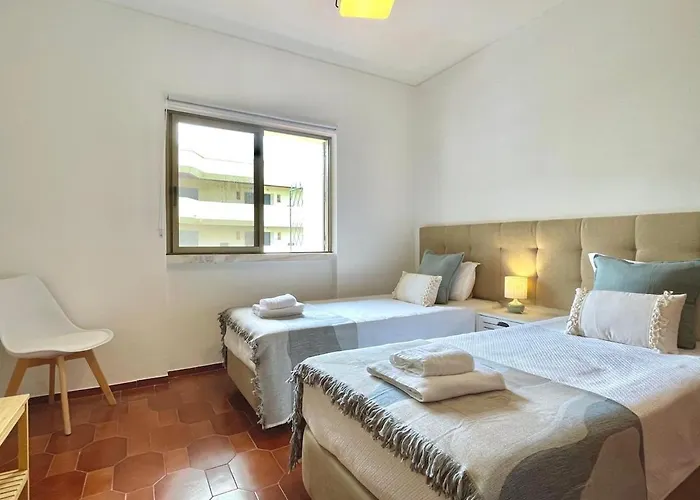 Novo! Junto A Com Piscina Lagos