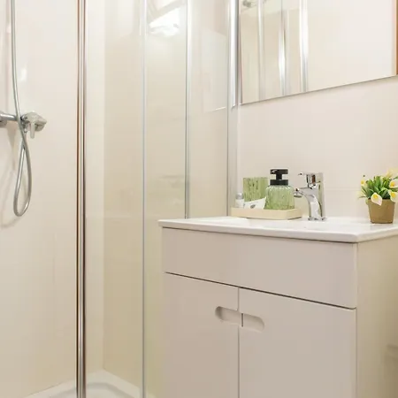 Novo! Junto A Com Piscina Lägenhet