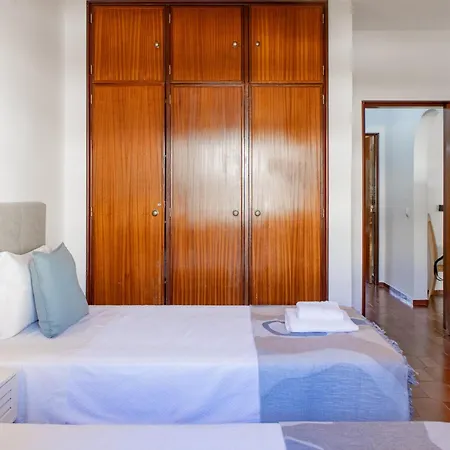 Apartman Novo! Junto A Com Piscina *
